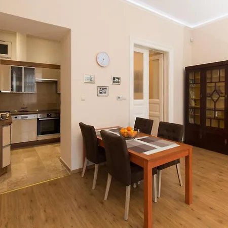 Elegant With Buda Castle View *