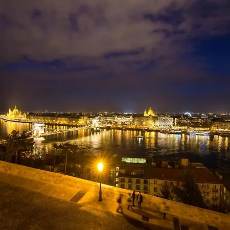 Apartment Elegant With Buda Castle View Budapest
