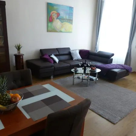 Elegant With Buda Castle View Apartment Budapest