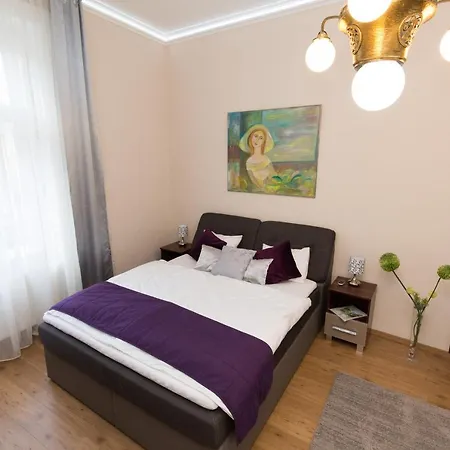 Elegant With Buda Castle View Apartment Budapest