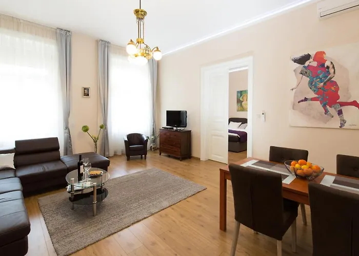 Elegant With Buda Castle View *