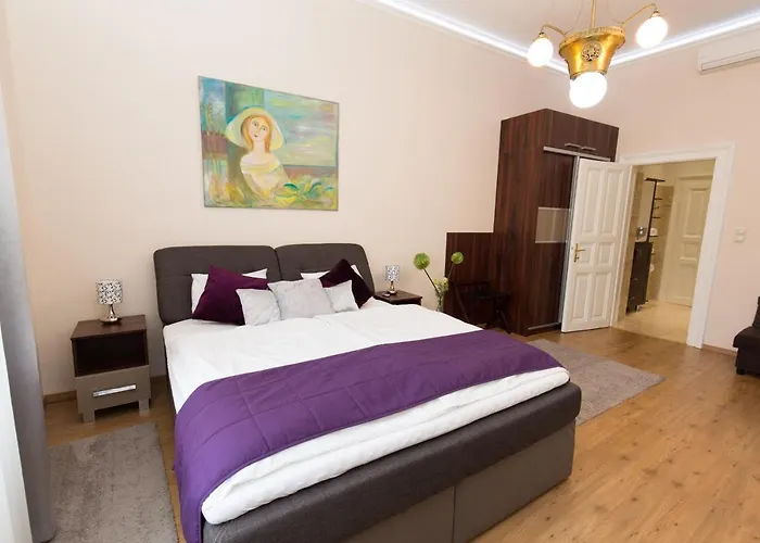 Elegant With Buda Castle View Appartamento *