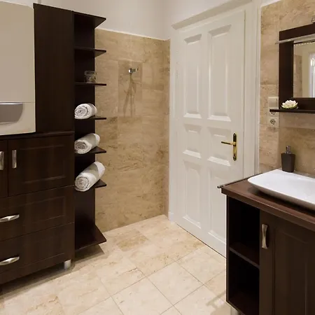 Appartement Elegant With Buda Castle View