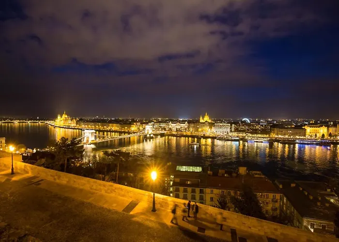 Lägenhet Elegant With Buda Castle View Budapest
