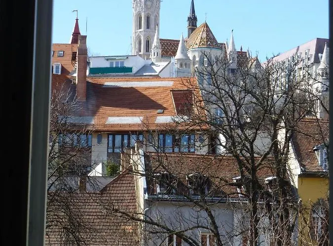 Elegant With Buda Castle View Lägenhet Budapest
